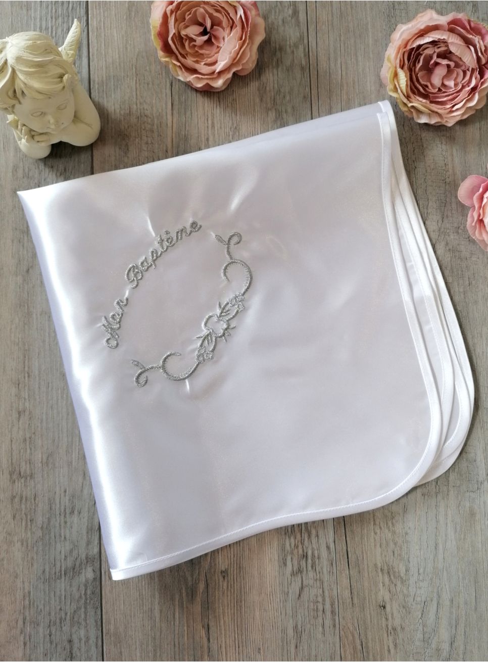 linge brodé « baptême »